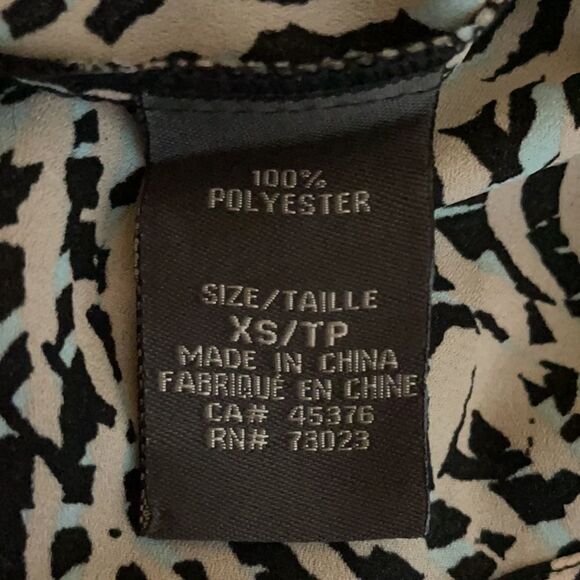 Suzy Shier Sleeveless V Neck Blouse Size Extra Small - Picture 6 of 8